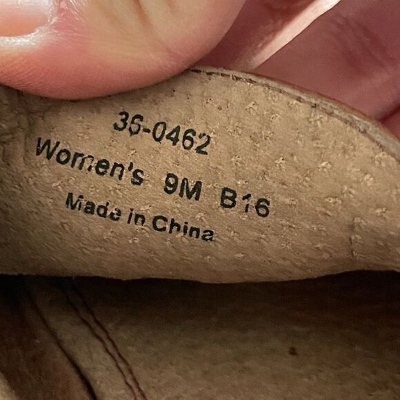 Trask Ali Camel Italian Washed Sheepskin Flats - Picture 13 of 14